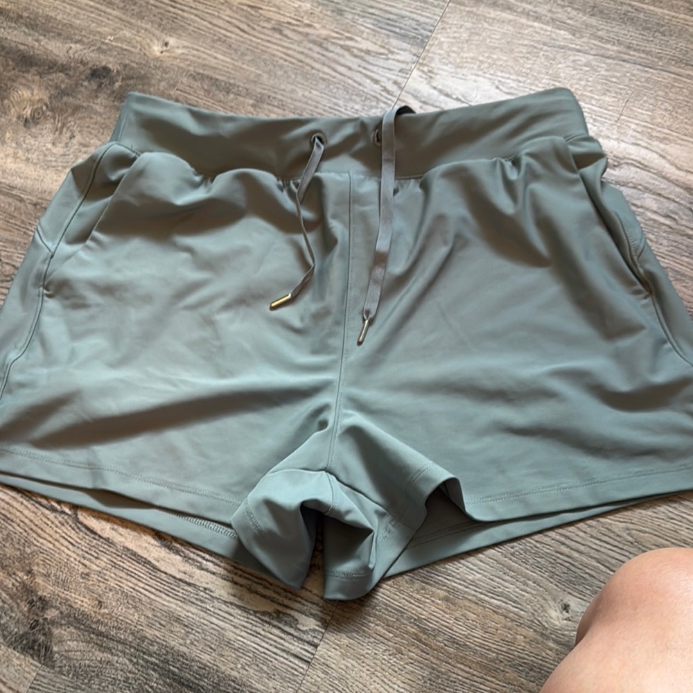 Old Navy Gray Athletic Shorts with Elastic Waistband